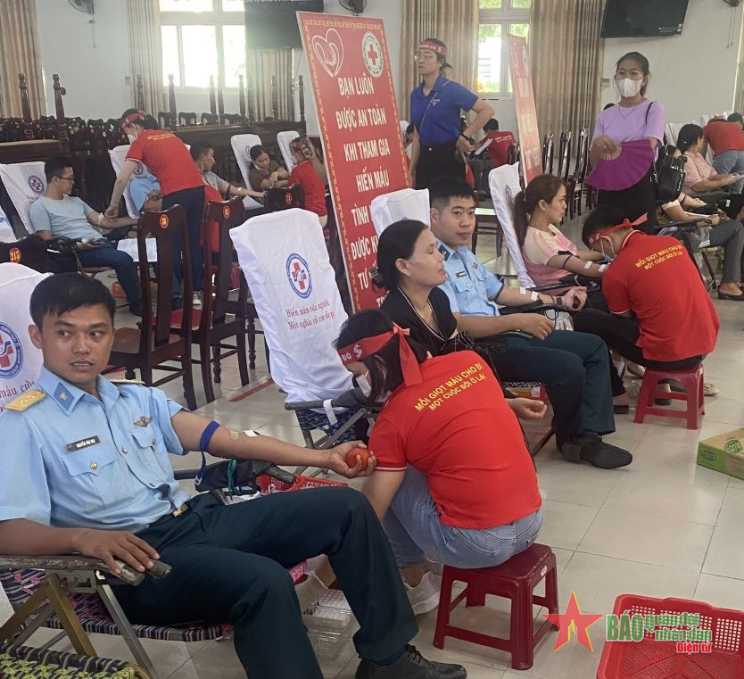 Trạm Ra-đa 18 tổ chức hiến máu nhân đạo